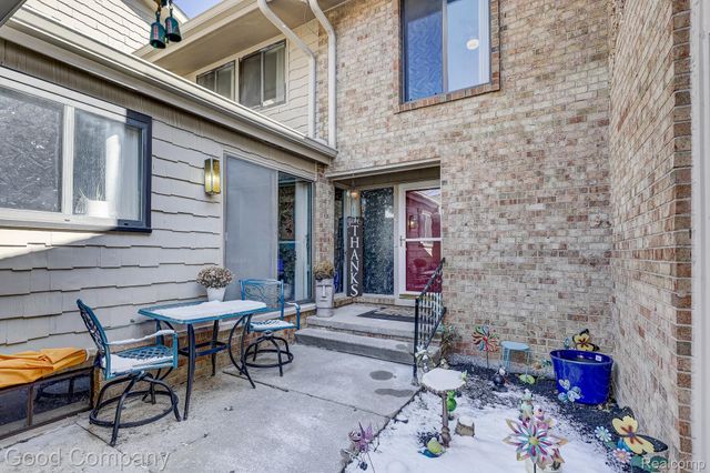 7105 Pebble Park Drive, West Bloomfield Charter Township, MI 48322