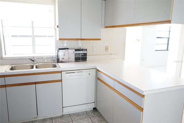 302 BRYCE COURT, Sun City Center, FL 33573