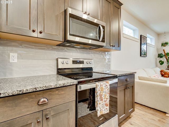 7016 S 11TH St, Ridgefield, WA 98642