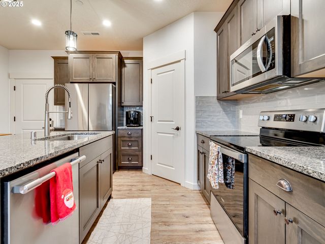 7016 S 11TH St, Ridgefield, WA 98642