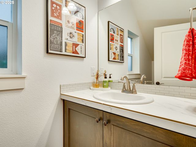 7016 S 11TH St, Ridgefield, WA 98642