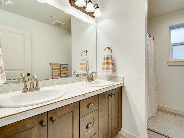 7016 S 11TH St, Ridgefield, WA 98642