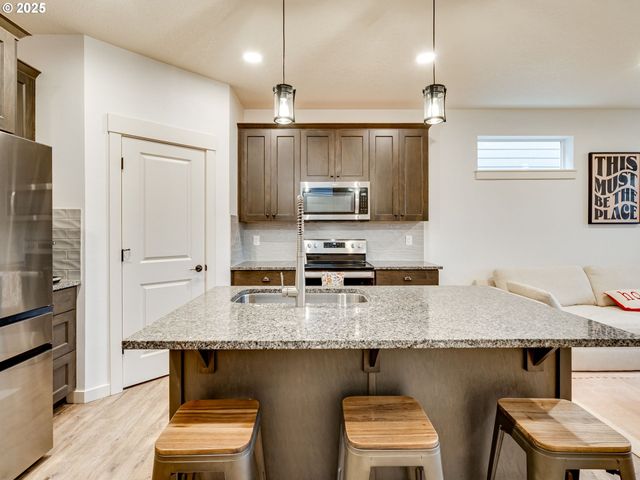 7016 S 11TH St, Ridgefield, WA 98642