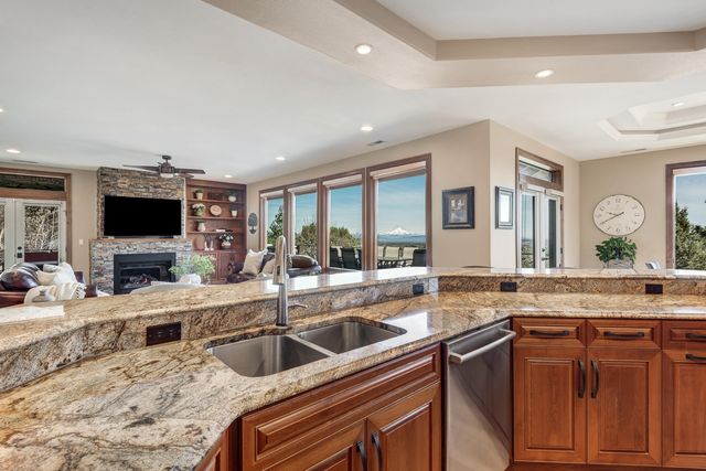 3363 NW Starview Drive, Bend, OR 97703