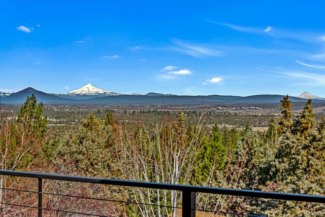 3363 NW Starview Drive, Bend, OR 97703