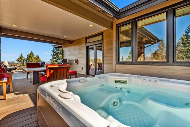 3363 NW Starview Drive, Bend, OR 97703