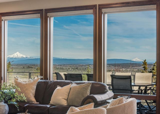 3363 NW Starview Drive, Bend, OR 97703