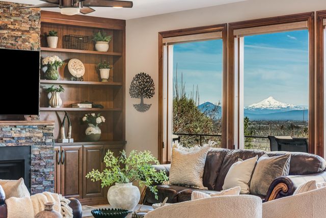 3363 NW Starview Drive, Bend, OR 97703