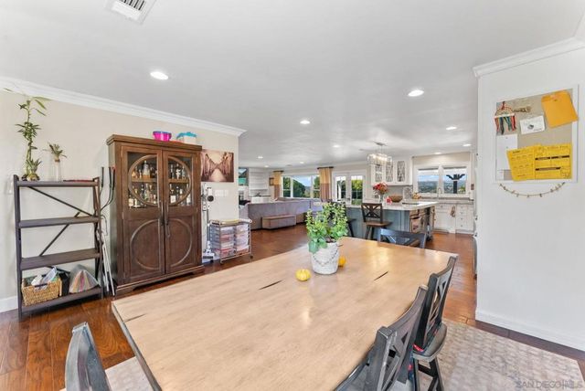 3045 Mary Ln, Escondido, CA 92025