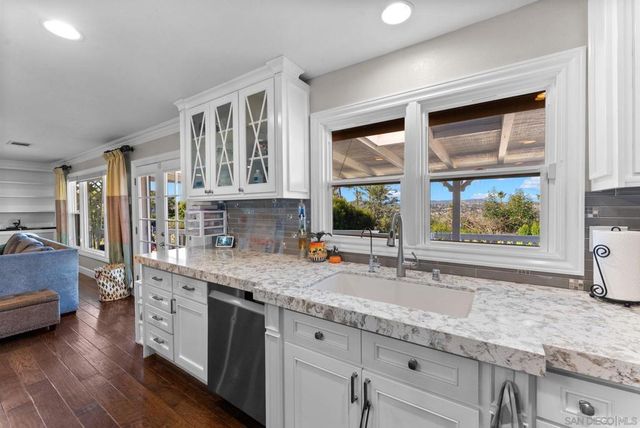 3045 Mary Ln, Escondido, CA 92025