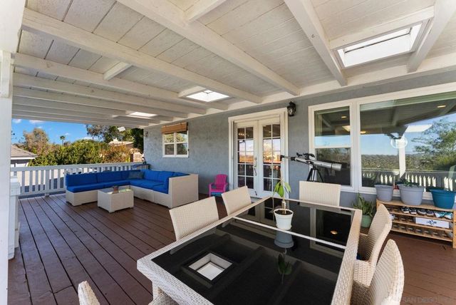 3045 Mary Ln, Escondido, CA 92025