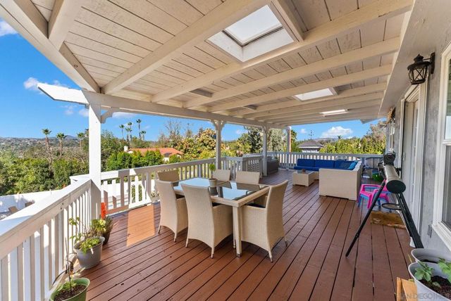 3045 Mary Ln, Escondido, CA 92025