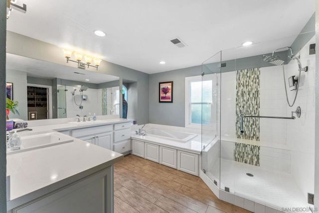 3045 Mary Ln, Escondido, CA 92025