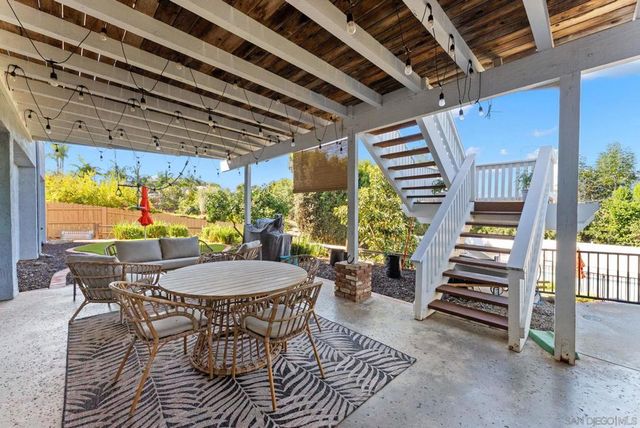 3045 Mary Ln, Escondido, CA 92025