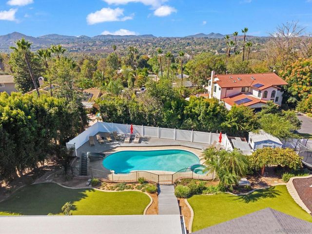 3045 Mary Ln, Escondido, CA 92025
