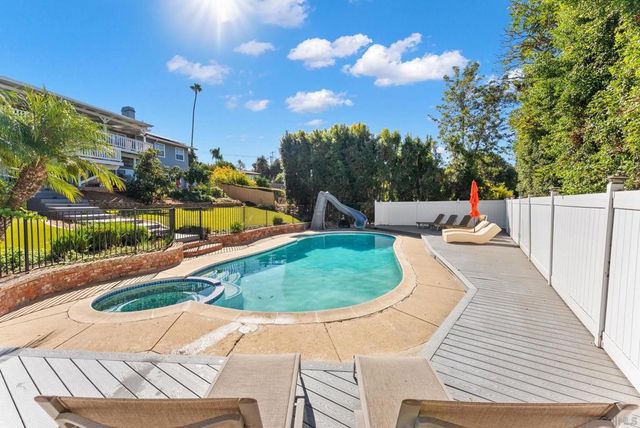 3045 Mary Ln, Escondido, CA 92025