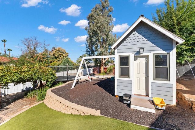 3045 Mary Ln, Escondido, CA 92025