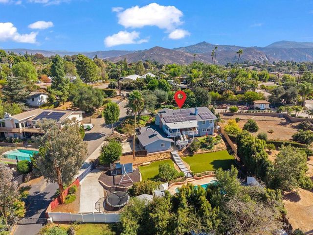 3045 Mary Ln, Escondido, CA 92025