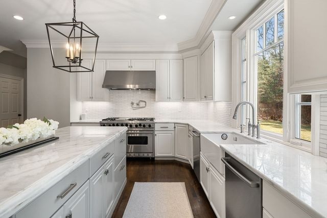 81 Montvale Road, Weston, MA 02493