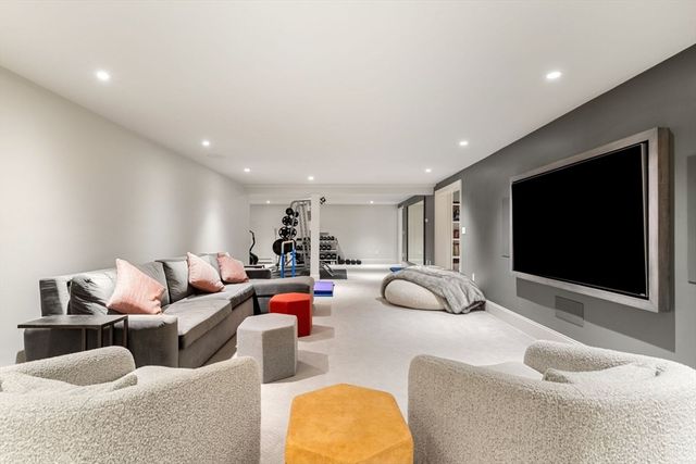 81 Montvale Road, Weston, MA 02493