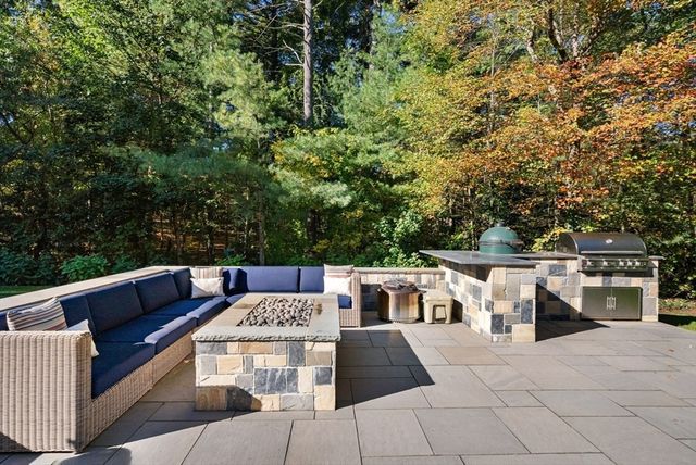 81 Montvale Road, Weston, MA 02493