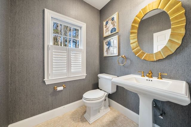 81 Montvale Road, Weston, MA 02493