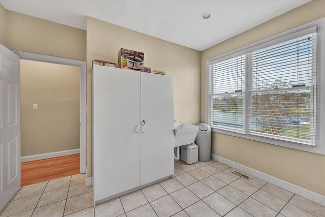 95 Marvin Gardens DR, Moneta, VA 24121