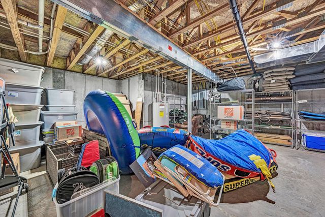 95 Marvin Gardens DR, Moneta, VA 24121