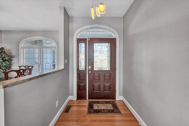 95 Marvin Gardens DR, Moneta, VA 24121