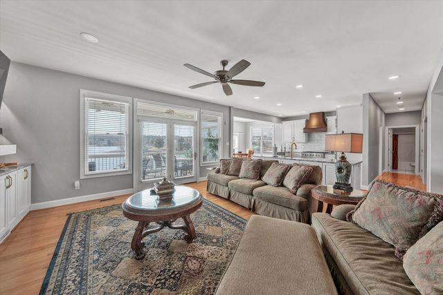 95 Marvin Gardens DR, Moneta, VA 24121