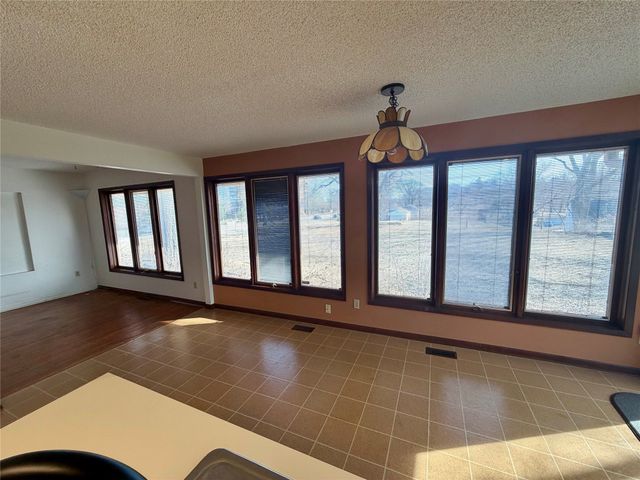 3006 Fleur Drive, Des Moines, IA 50321