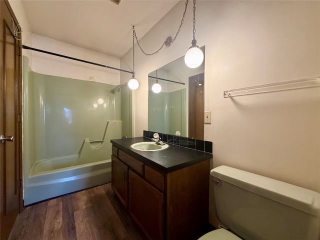 3006 Fleur Drive, Des Moines, IA 50321