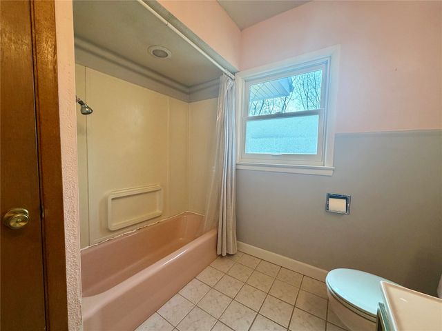 3006 Fleur Drive, Des Moines, IA 50321