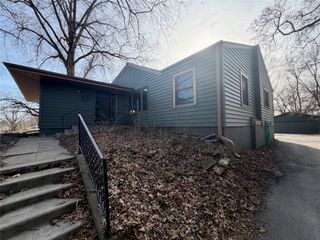 3006 Fleur Drive, Des Moines, IA 50321