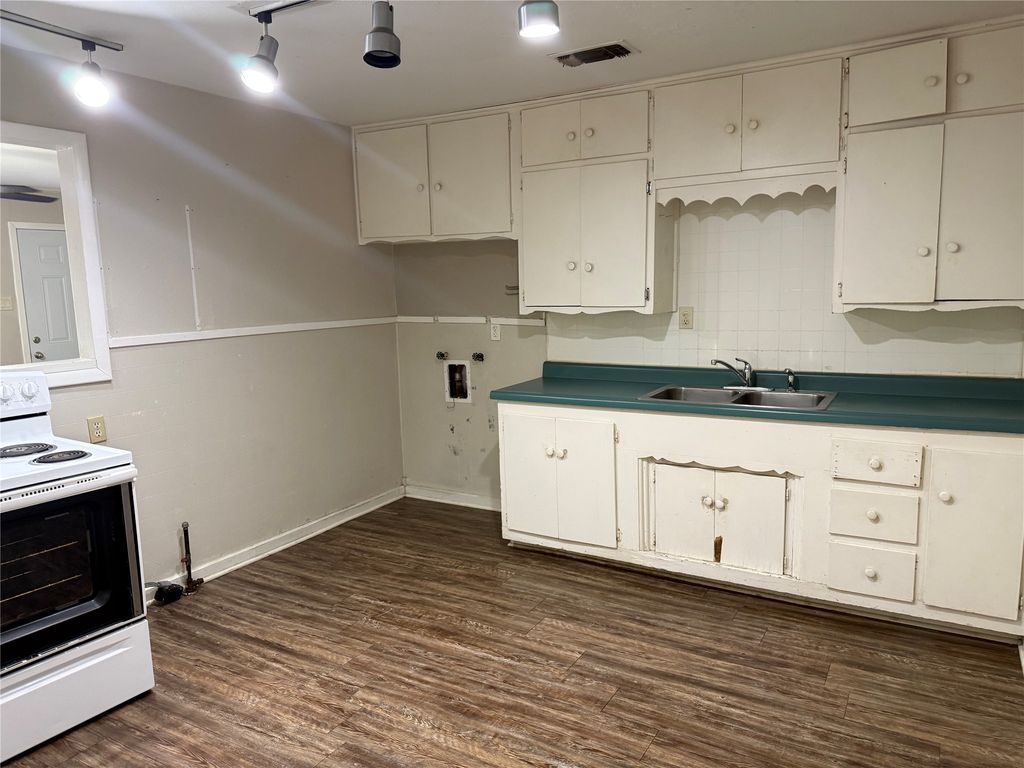1311 W Water Street, Weatherford, TX 76086 — photo 5