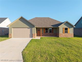 121 Countryside Way, Pocola, OK 74902