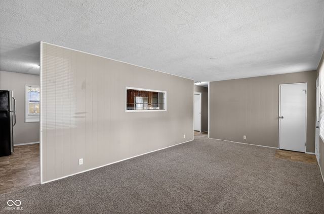 629 Gooseberry Lane, Greenwood, IN 46143