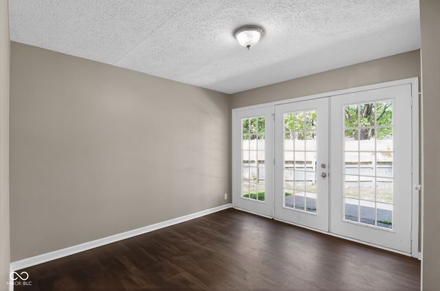629 Gooseberry Lane, Greenwood, IN 46143