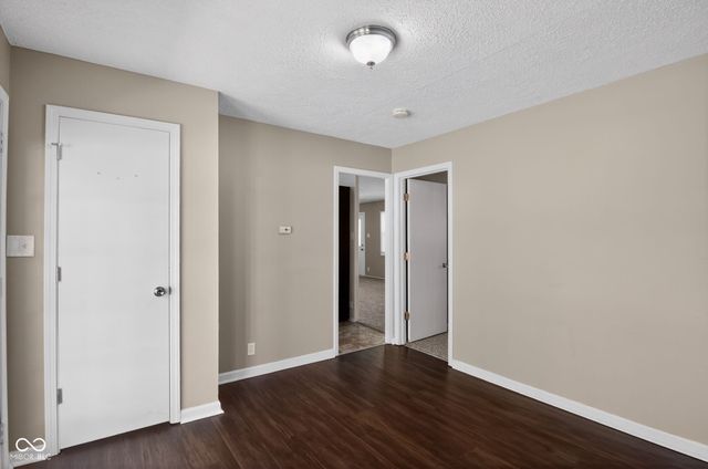 629 Gooseberry Lane, Greenwood, IN 46143