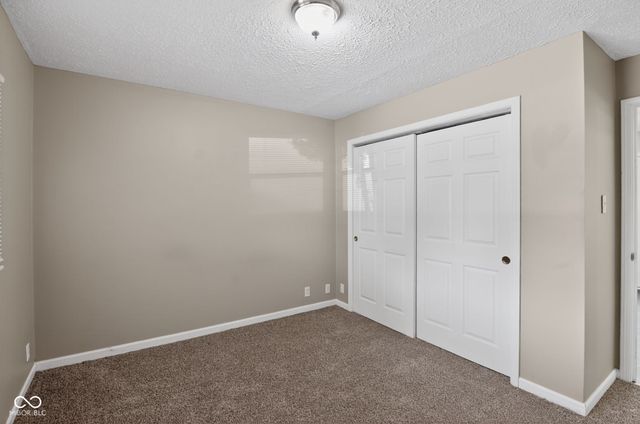629 Gooseberry Lane, Greenwood, IN 46143