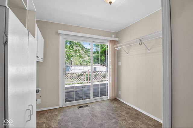 629 Gooseberry Lane, Greenwood, IN 46143