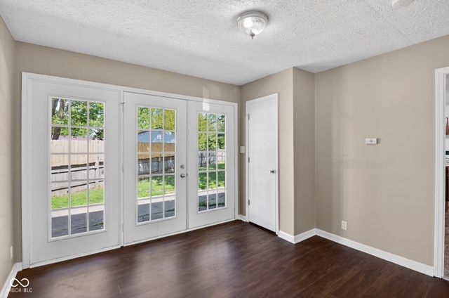 629 Gooseberry Lane, Greenwood, IN 46143