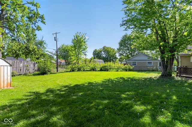 629 Gooseberry Lane, Greenwood, IN 46143
