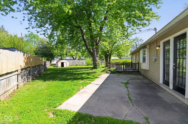 629 Gooseberry Lane, Greenwood, IN 46143