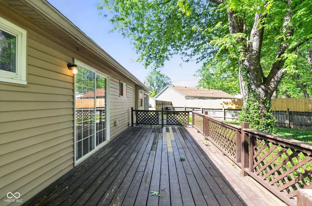 629 Gooseberry Lane, Greenwood, IN 46143