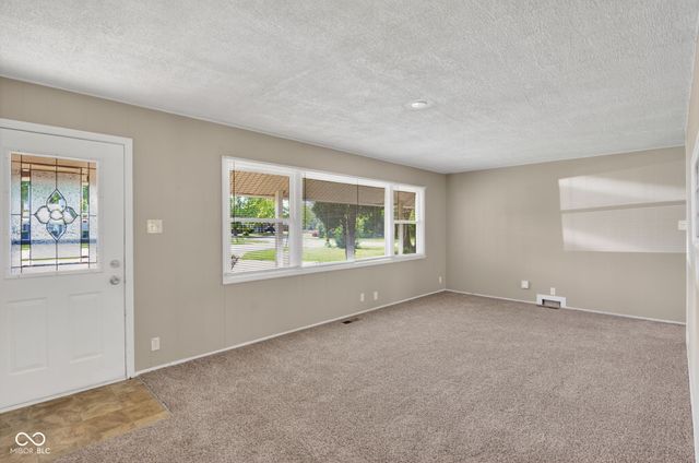 629 Gooseberry Lane, Greenwood, IN 46143