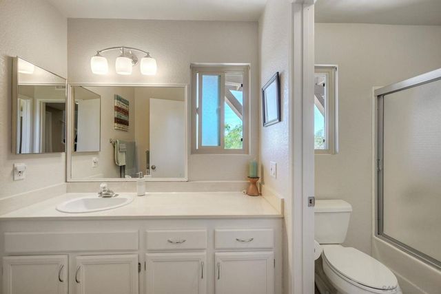 1849 Buckskin Glen, Escondido, CA 92027