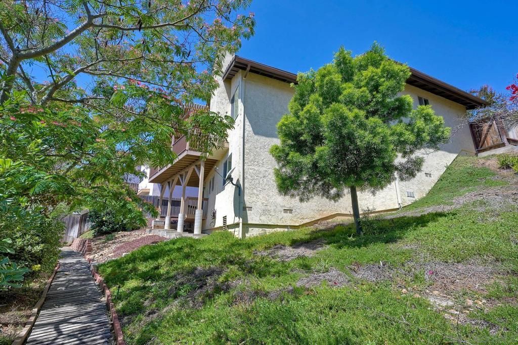 Image 27 of property listing at 1849 Buckskin Glen, Escondido, CA 92027
