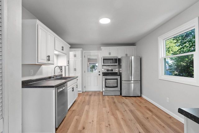 828 S CHESTNUT AVENUE, Green Bay, WI 54304