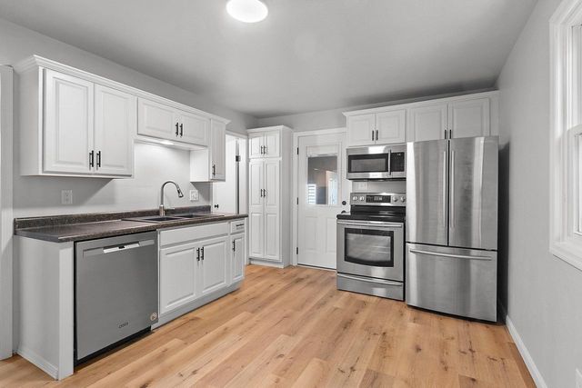 828 S CHESTNUT AVENUE, Green Bay, WI 54304